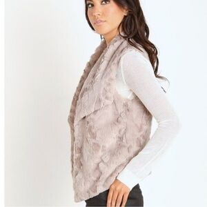 Jack by BB Dakota Gray Textured Vest